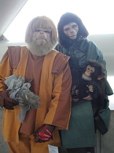 WonderCon_2011_-_Planet_of_the_Apes_costumes_(Dr_Zaius_and_Dr_Zira)_(5593337505)