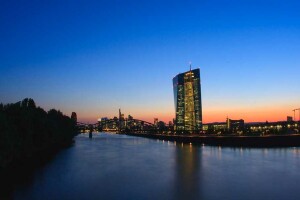 ECB_Frankfurt_with_Skyline_resized