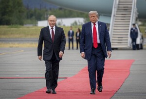 1024px-Trump,_Putin_Alaska_Arrival_(9260673)